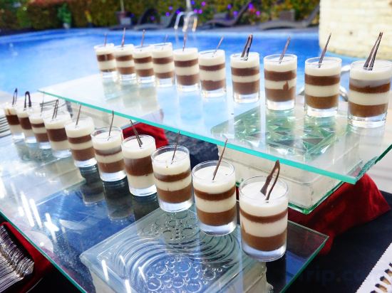 Фото Grand Hatika Hotel