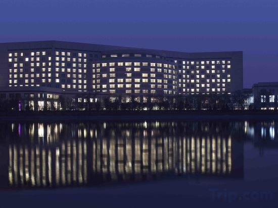 Фото Renaissance Tianjin Lakeview Hotel