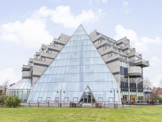 Фото Leonardo Royal Southampton Grand Harbour