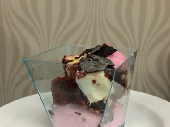 Фото Delta Hotels Calgary Airport In Terminal