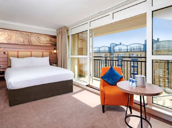Фото DoubleTree by Hilton London - Docklands Riverside