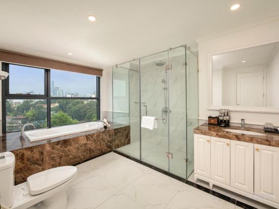 Фото Adonis Hotel