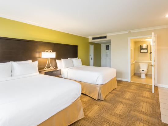 Фото Holiday Inn Express New York City Times Square