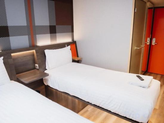 Фото EasyHotel Paris Nord Aubervilliers
