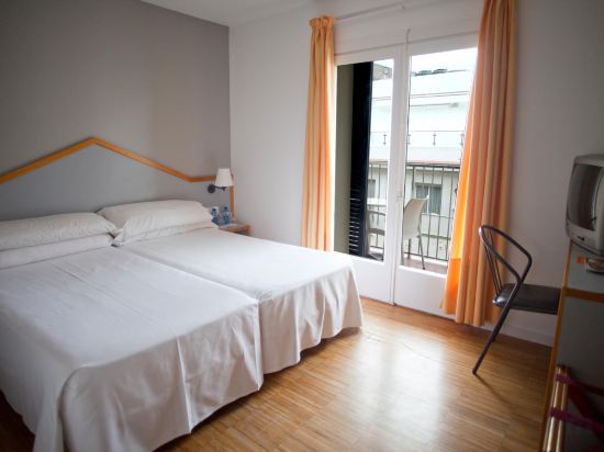 Фото Hotel Subur