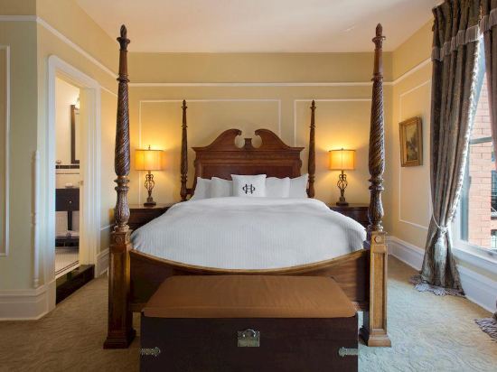 Фото The Oxford Hotel