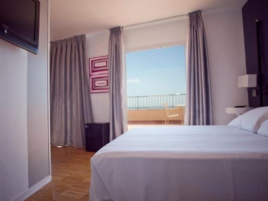 Фото Hotel Subur