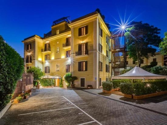 Фото отеля 1