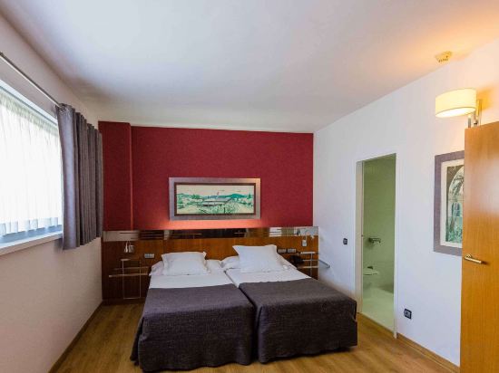 Фото Aparthotel Atenea Barcelona