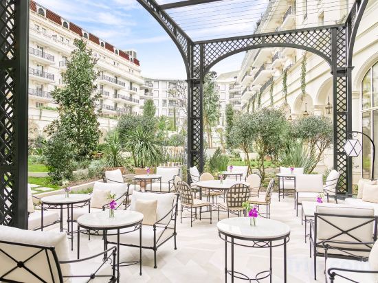 Фото Carlton Cannes, a Regent Hotel