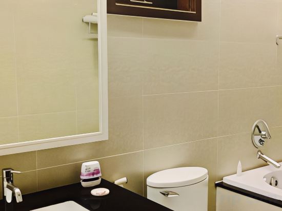 Фото Nhi Phi Hotel