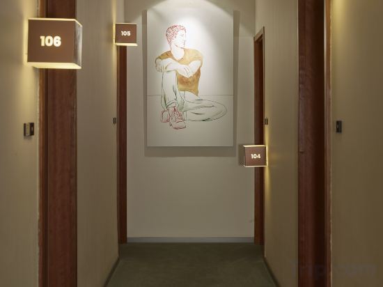 Фото The Icon Hotel & Lounge