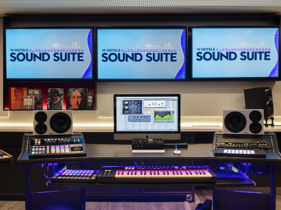 Фото W Barcelona