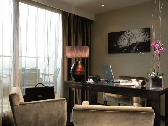 Фото Hyatt Regency Barcelona Tower