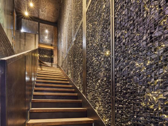 Фото The Garden Capsule Hotel