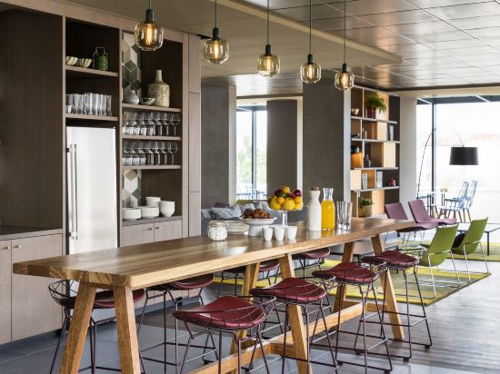 Фото Okko Hotels Paris Rueil-Malmaison