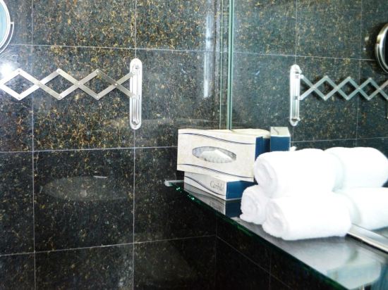 Фото The Congress Plaza Hotel & Convention Center