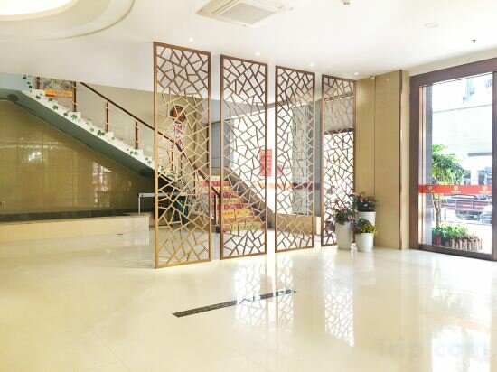 Фото Helong Hotel