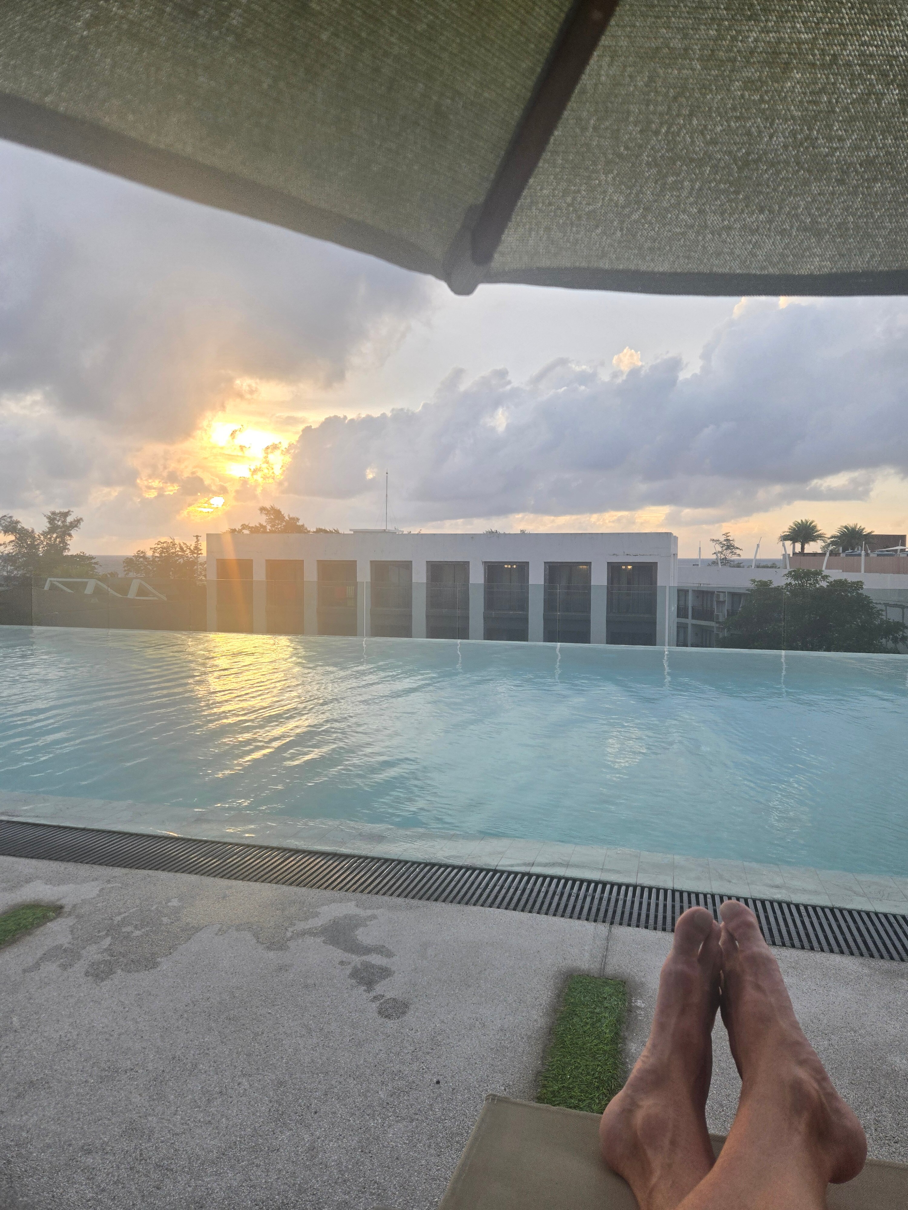 Фото JonoX Phuket Karon Hotel