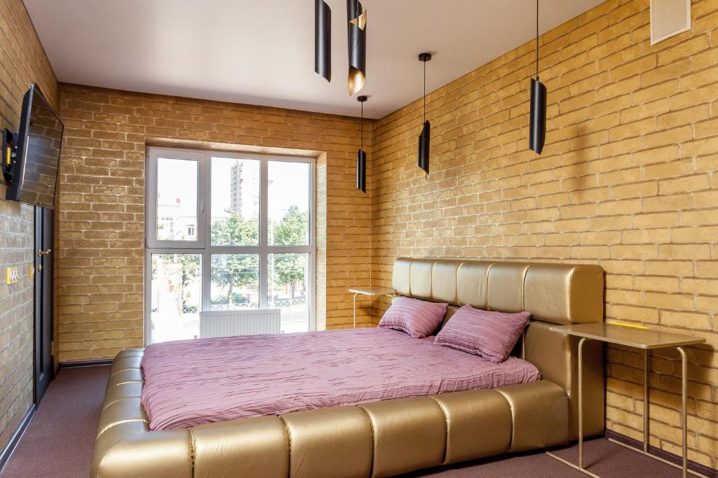 Фото Мартон Лидер