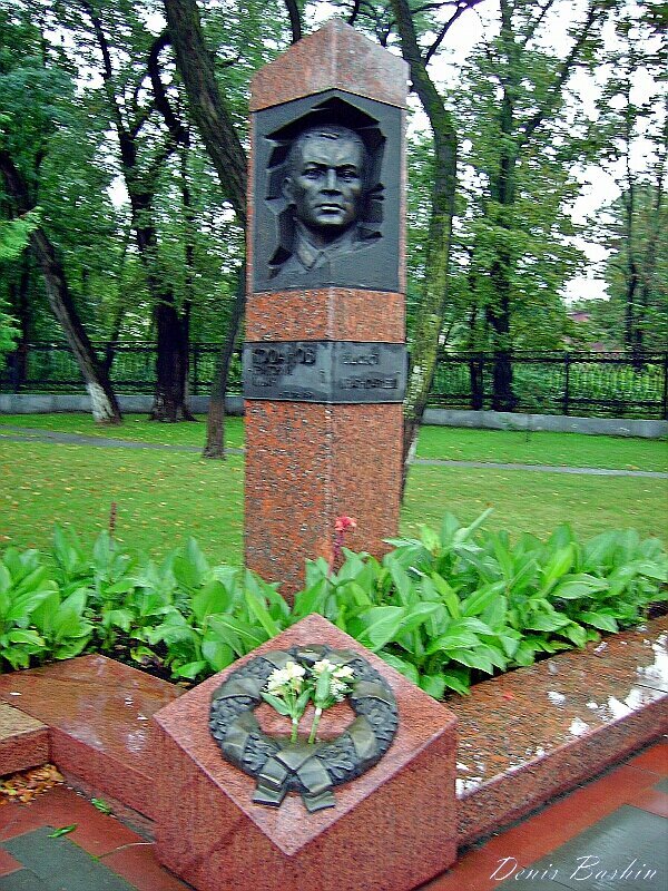 Жанровая скульптура Барельеф Кофанова Григория Ильича, Брест, фото