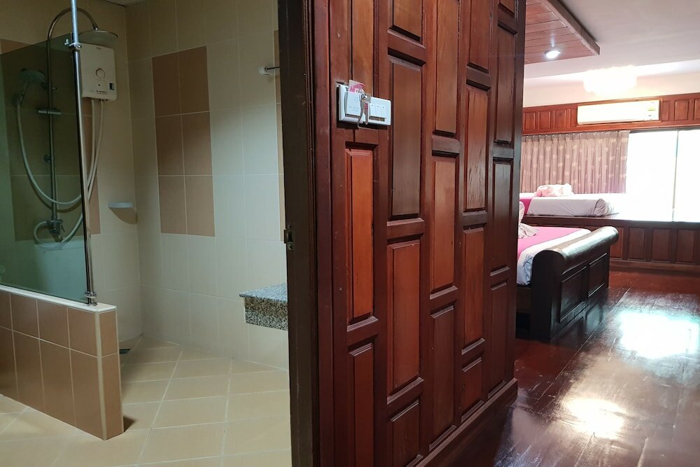 Фото PoonSook Resident Hotel