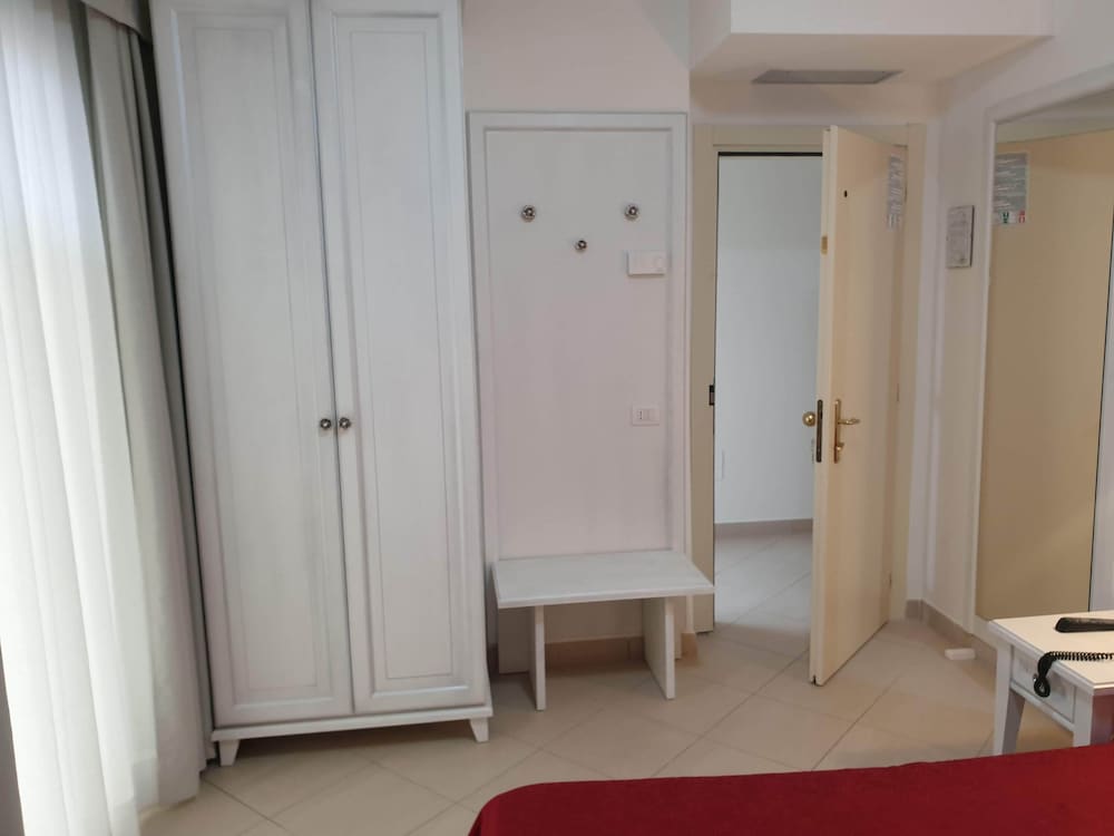 Фото Hotel Pigalle