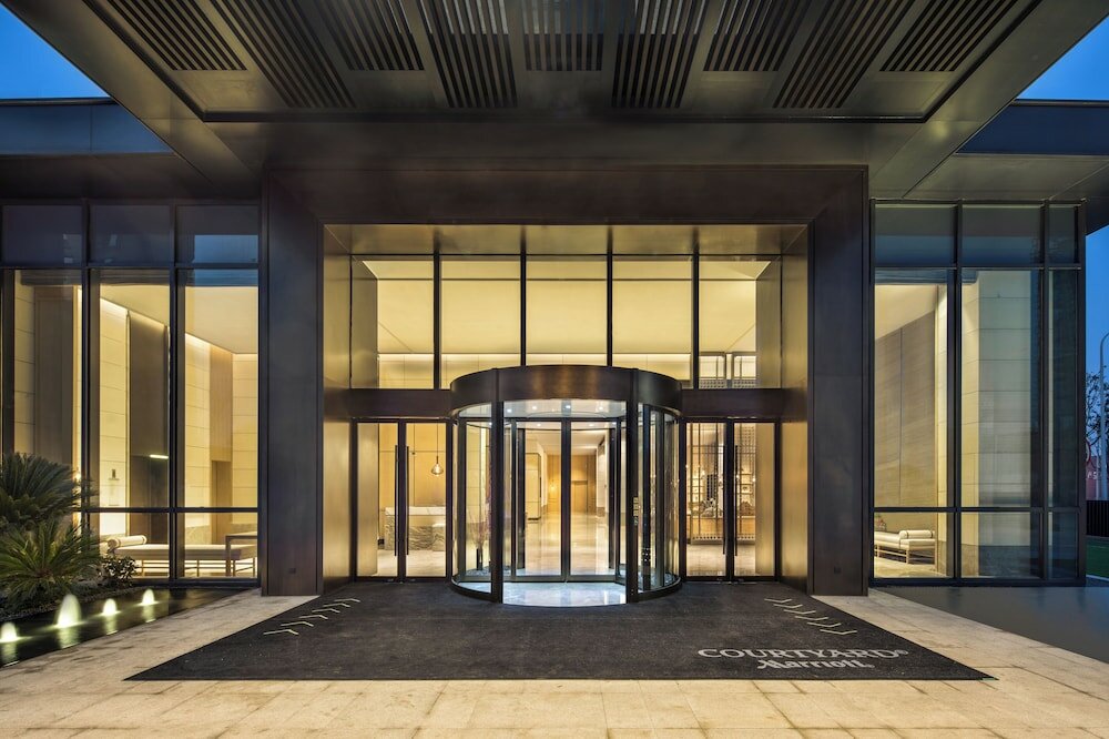 Фото Courtyard by Marriott Shanghai Hongqiao