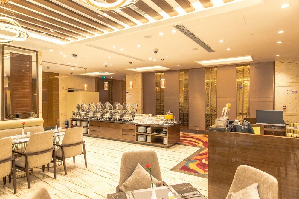 Фото Royal Dragon Hotel