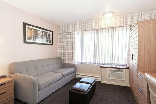 Гостиница Sandman Hotel Terrace в Террасе