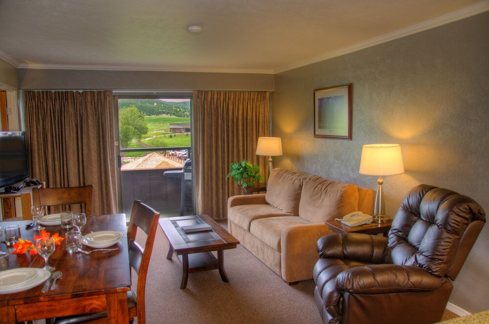 Фото Fairmont Hot Springs Resort