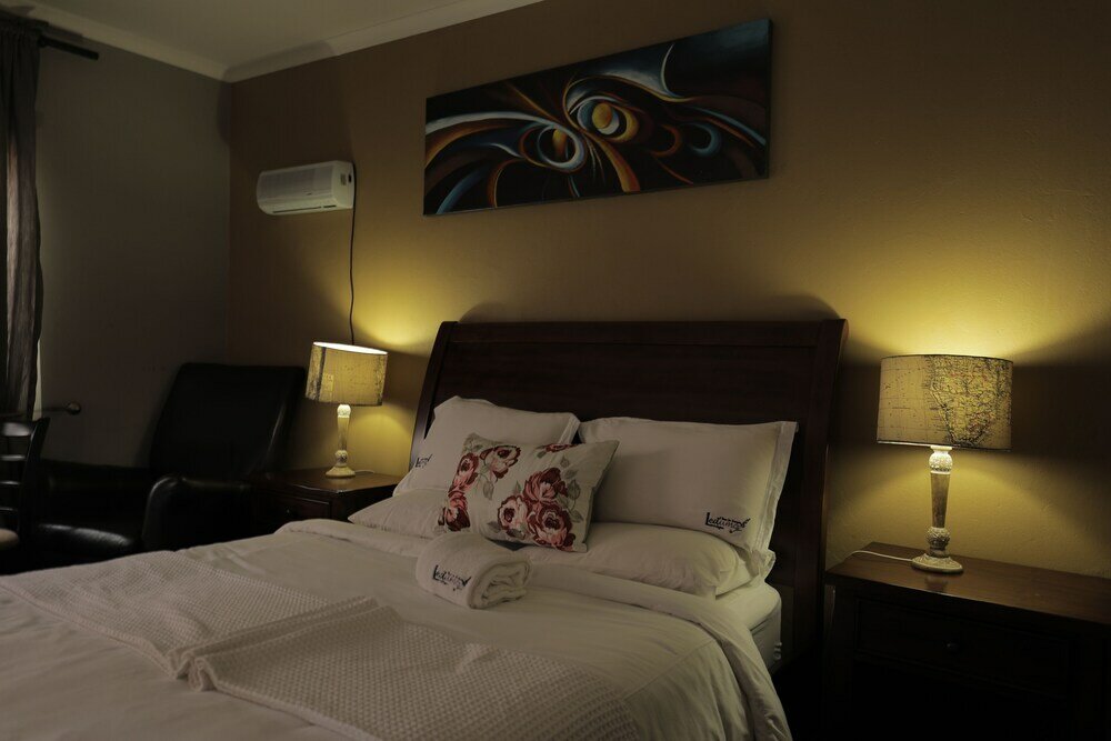 Фото Ledumo Lodge