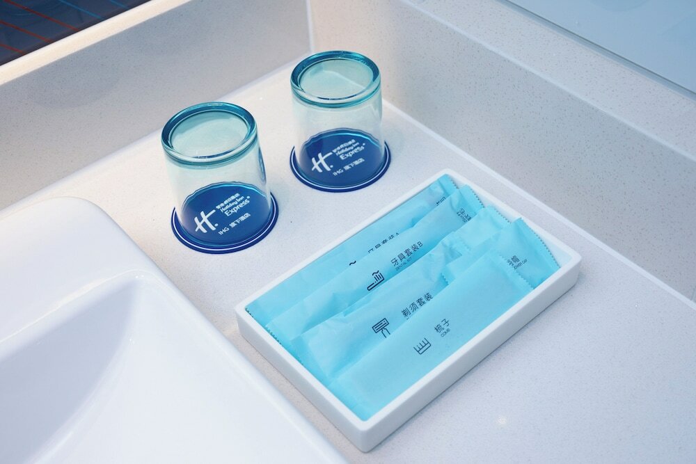 Фото Holiday Inn Express Shenzhen Futian Center