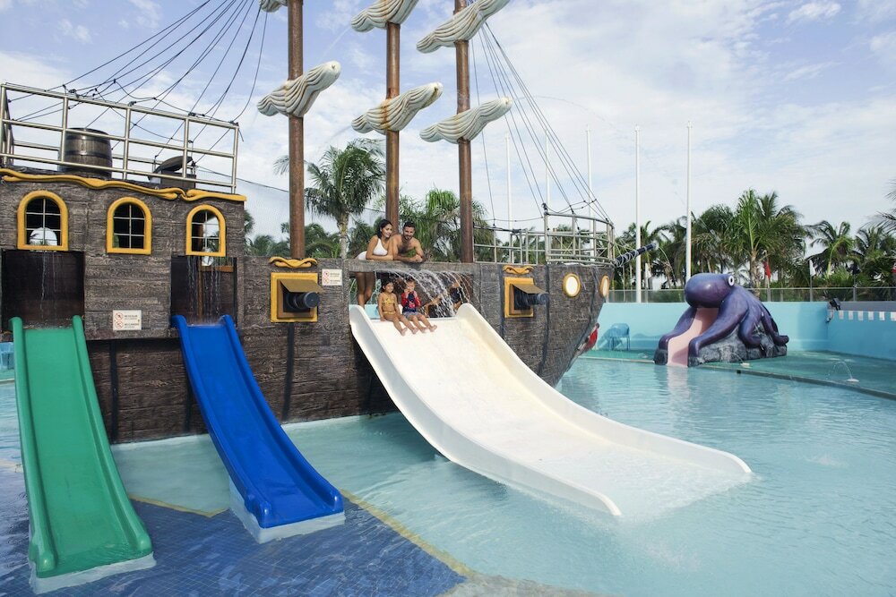 Фото Seadust Cancun Family Resort