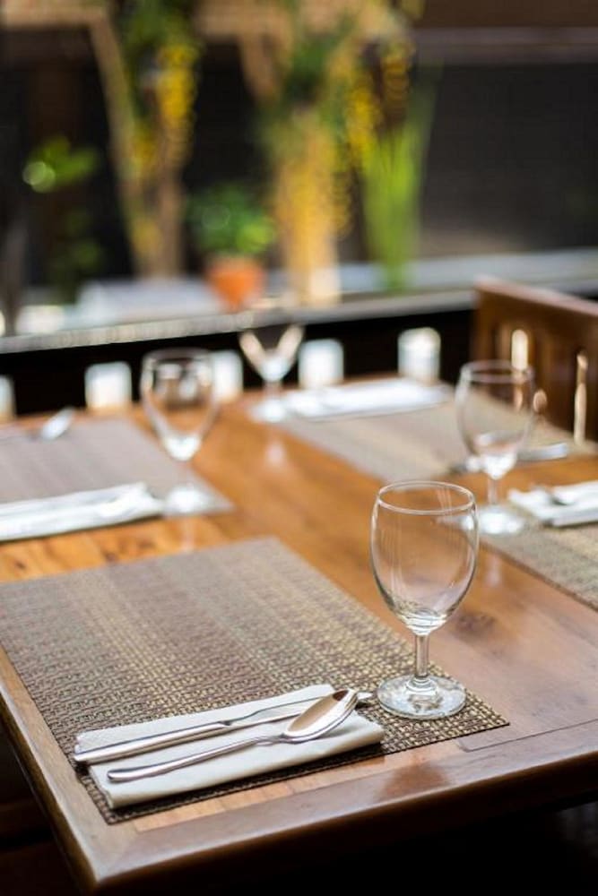 Фото Ratana Hotel