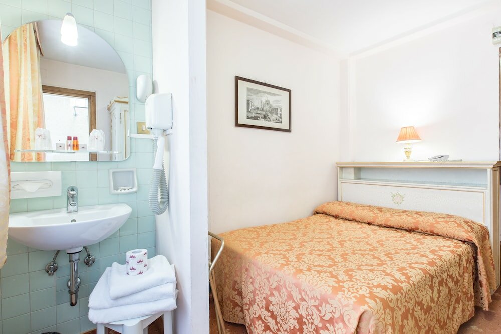 Фото Ambassador Tre Rose