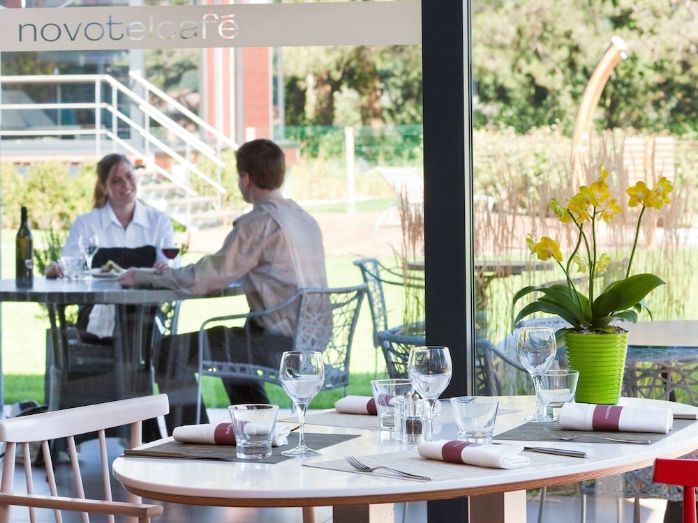 Фото Novotel Lausanne Bussigny