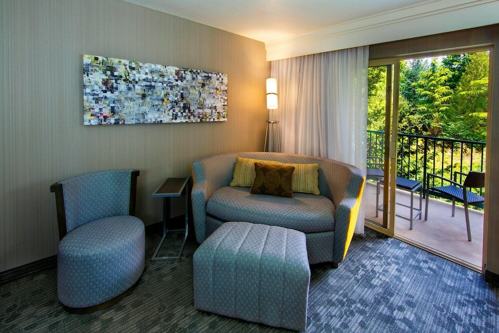 Фото Courtyard by Marriott Portland Tigard