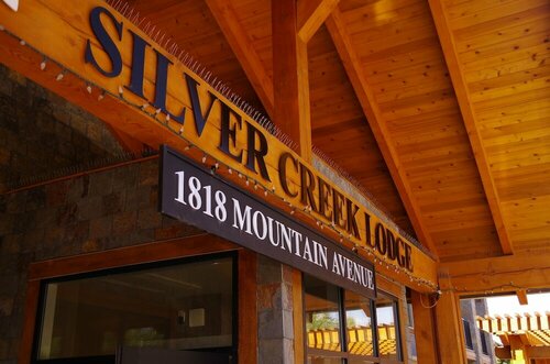 Внешний вид отеля Silver Creek Lodge в Канморе, фото 2