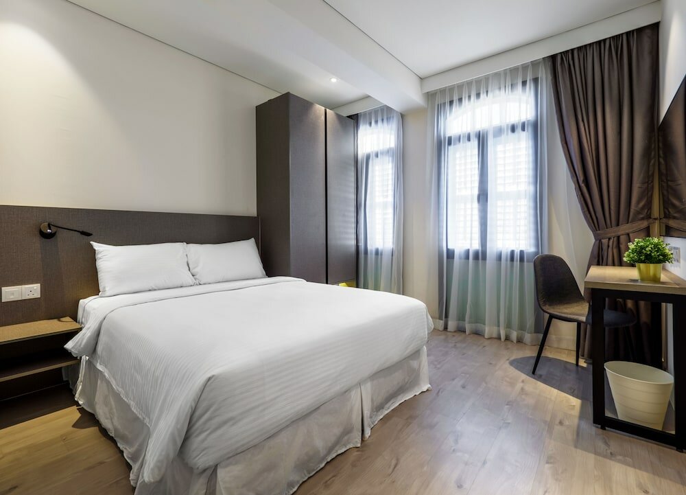 Фото Macallum Central Hotel by Phc