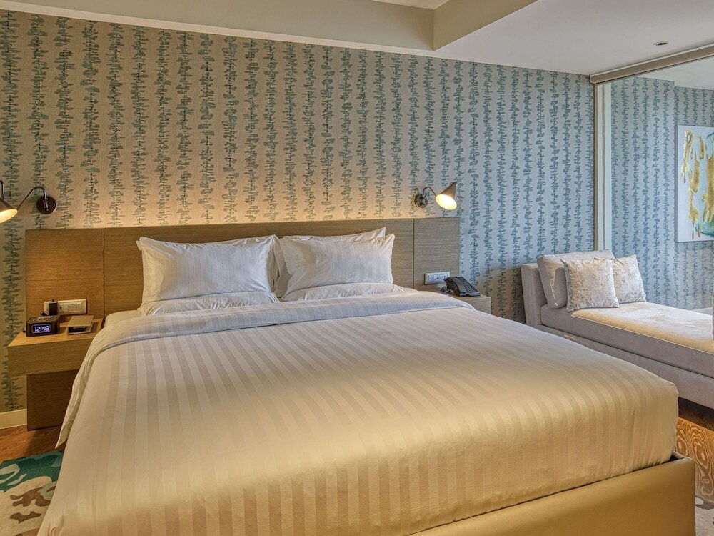 Фото Novotel Suites Manila at Acqua