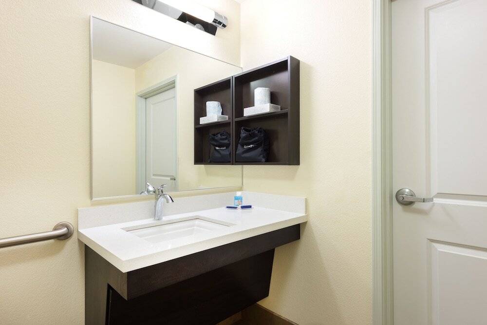 Фото Candlewood Suites Columbia East, an Ihg Hotel