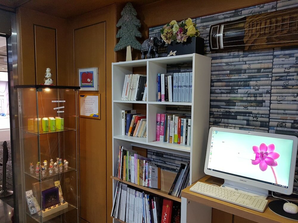 Фото Hotel At Home