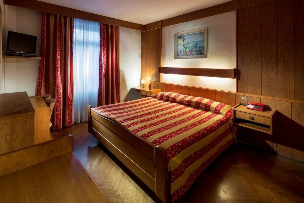 Фото Hotel Corona