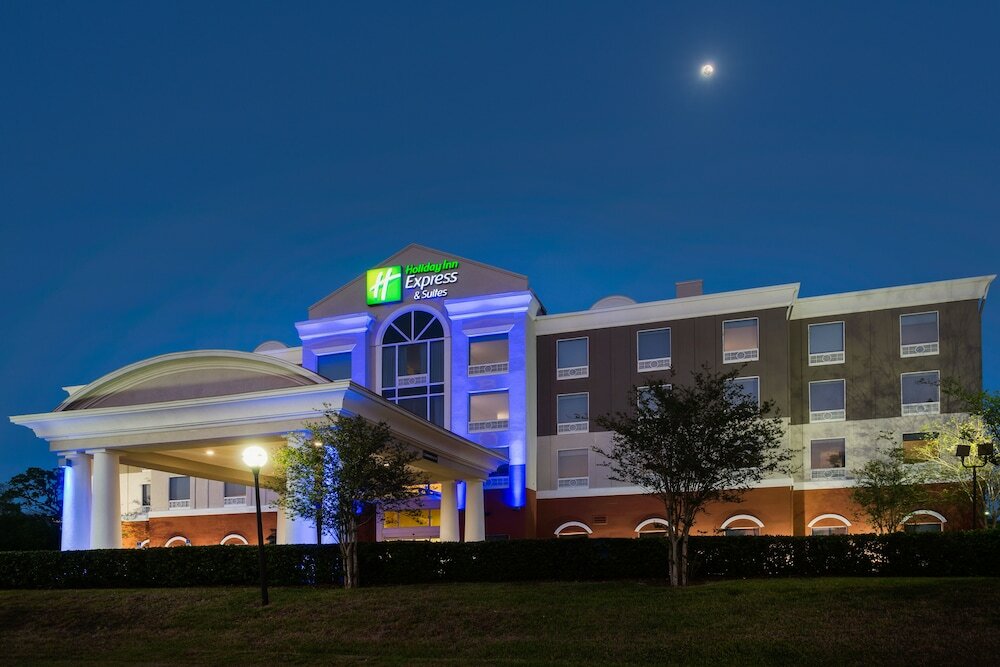Фото Holiday Inn Express Hotel & Suites Tampa-Fairgrounds-Casino, an Ihg Hotel