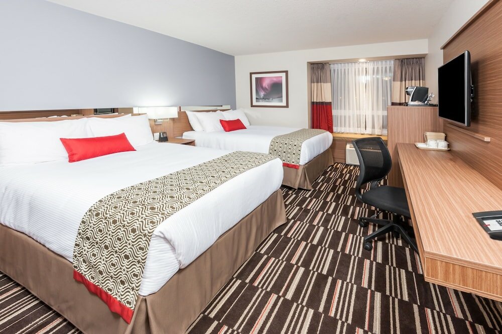 Фото Microtel Inn & Suites by Wyndham Fort Mcmurray