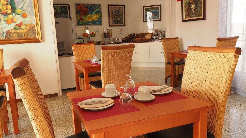 Фото Hotel Montserrat