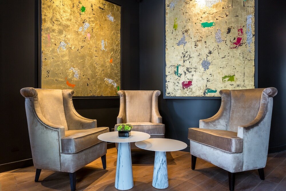 Фото La Comtesse