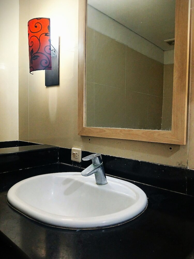 Фото Nirmala Hotel and Convention Centre