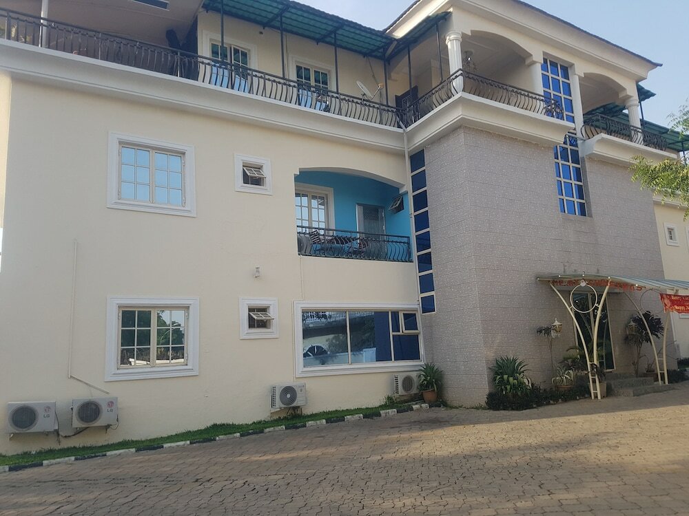 Фото Zeina Suites Abuja